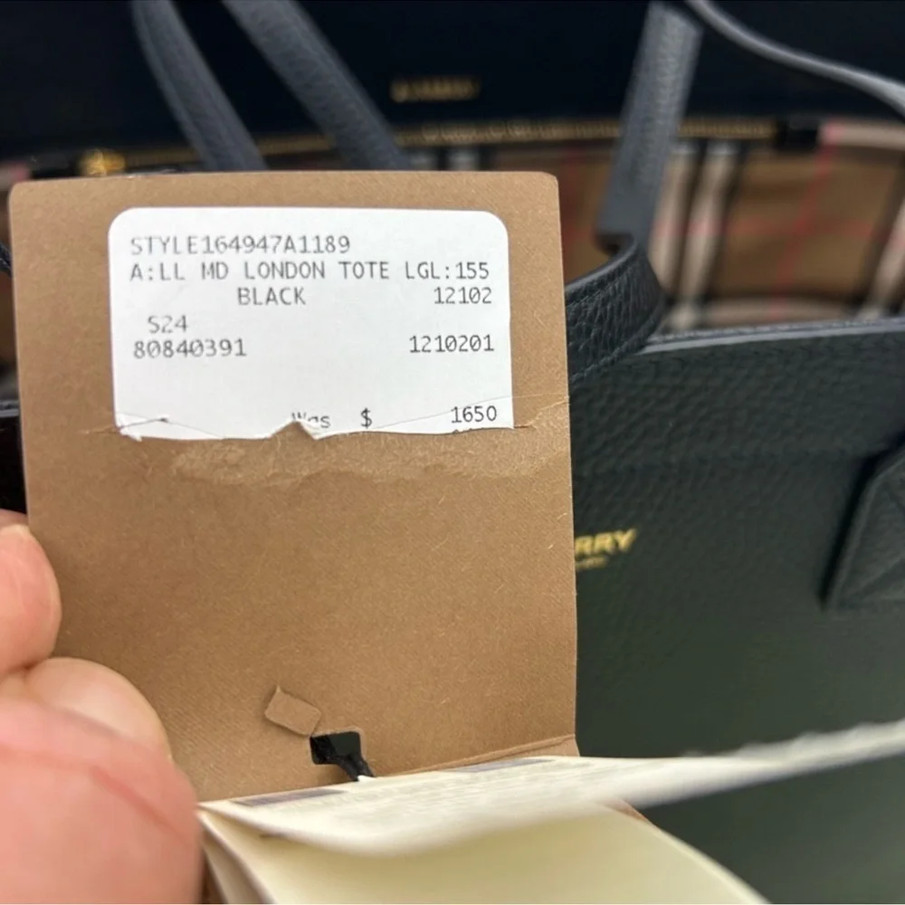 Women’s Burberry pebble grain leather check lined large shopping tote Italy - Picture 10 of 14